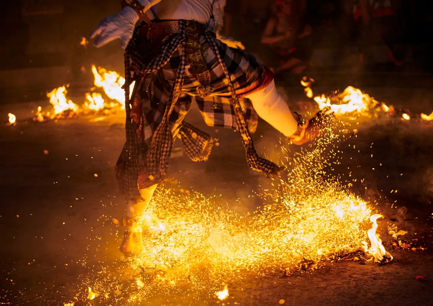 hanoman perform walk on fire